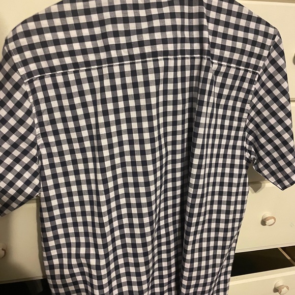 Medium button down - Picture 2 of 2